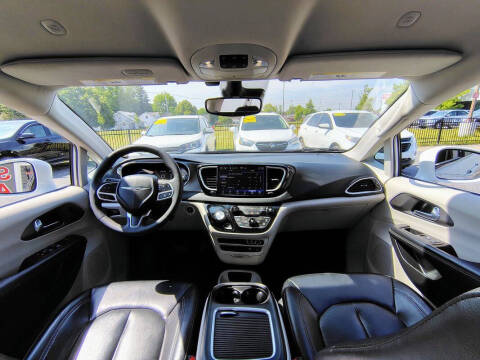 2022 Chrysler Pacifica Touring L