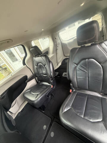 2017 Chrysler Pacifica Touring Plus