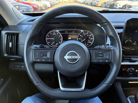 2023 Nissan Pathfinder SL