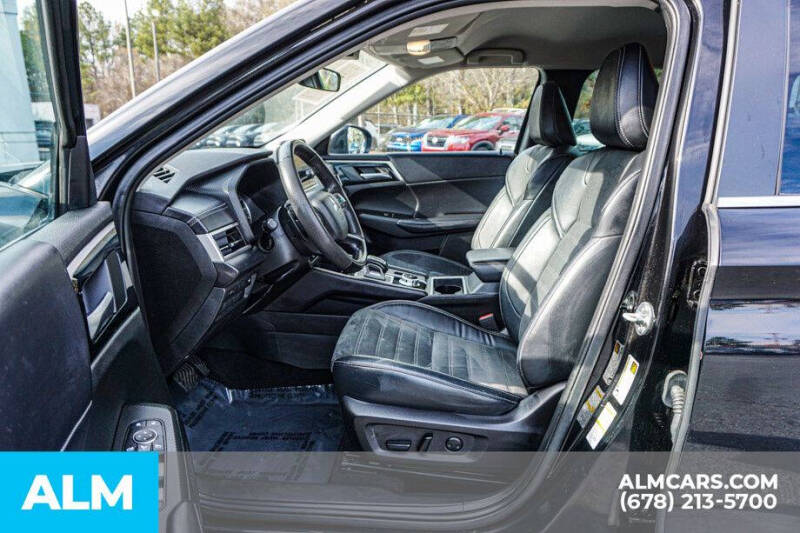 2023 Mitsubishi Outlander SE