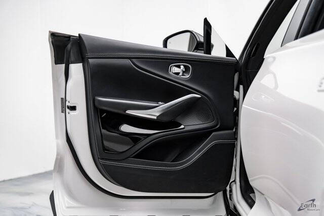 2023 Aston Martin DBX 707