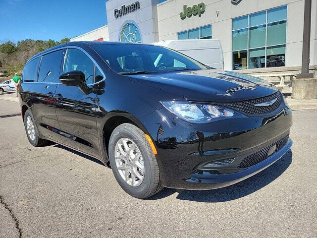 2025 Chrysler Voyager LX