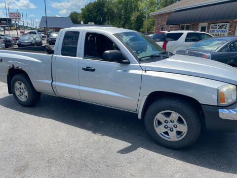 2005 Dodge Dakota for sale at Auto Choice in Belton MO