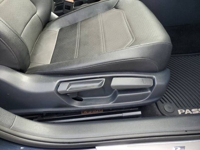 2017 Volkswagen Passat 1.8T R-Line