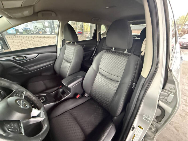 2017 Nissan Rogue SV