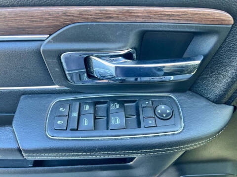 2016 RAM 1500 Laramie