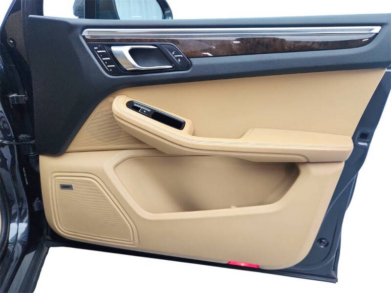 2017 Porsche Macan S