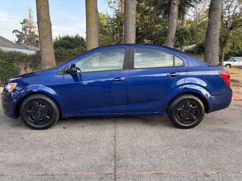2013 Chevrolet Sonic LS Auto