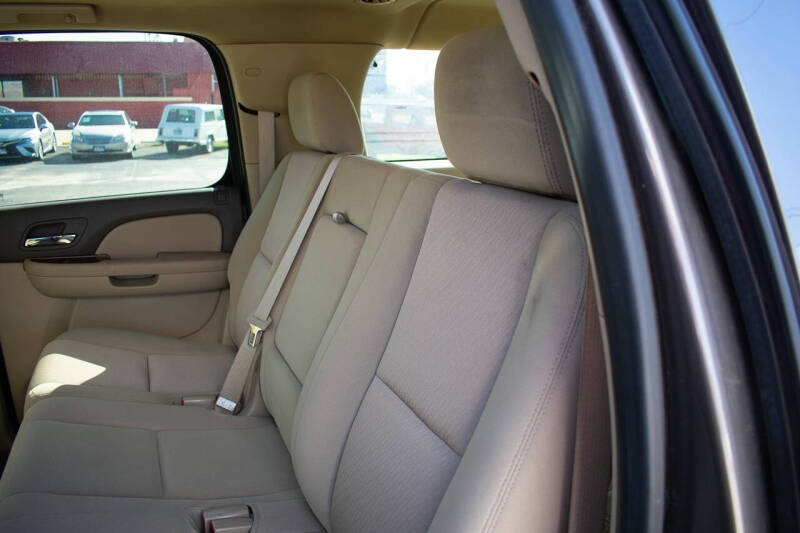 2012 Chevrolet Suburban LS