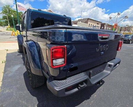 2025 Jeep Gladiator NightHawk