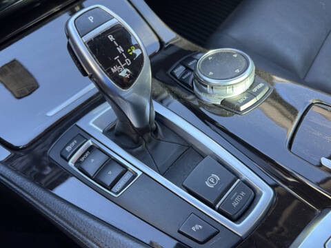 2016 BMW 5 Series 528i