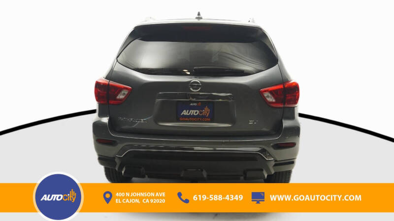 2020 Nissan Pathfinder SV