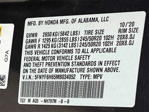 2021 Honda Pilot Touring w/Rear Captain's Chairs