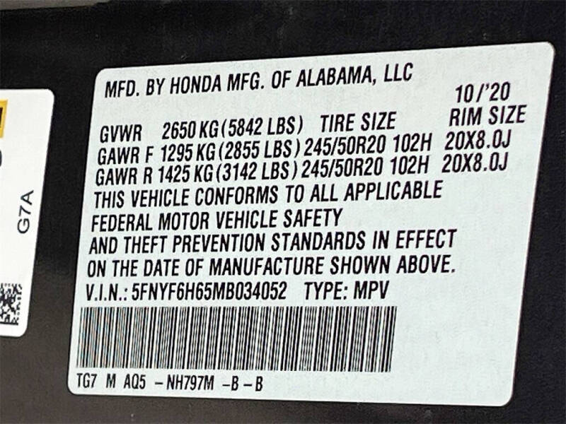 2021 Honda Pilot Touring w/Rear Captain's Chairs