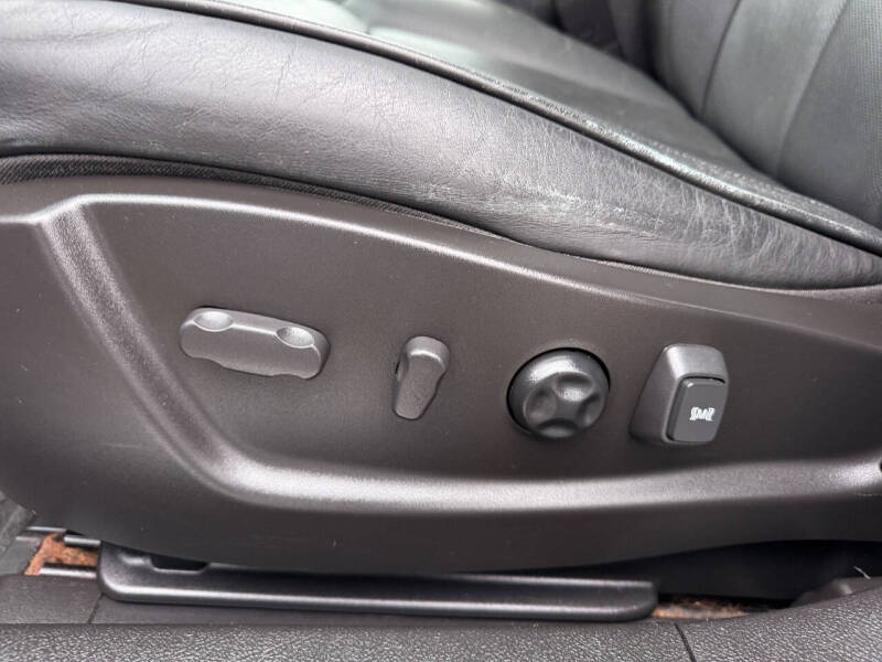 2009 Cadillac DTS Luxury 6-Passenger