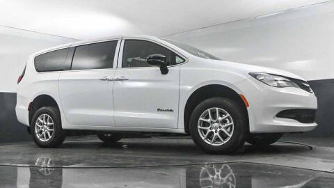 2025 Chrysler Voyager LX