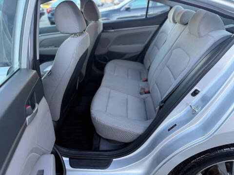 2018 Hyundai Elantra SEL