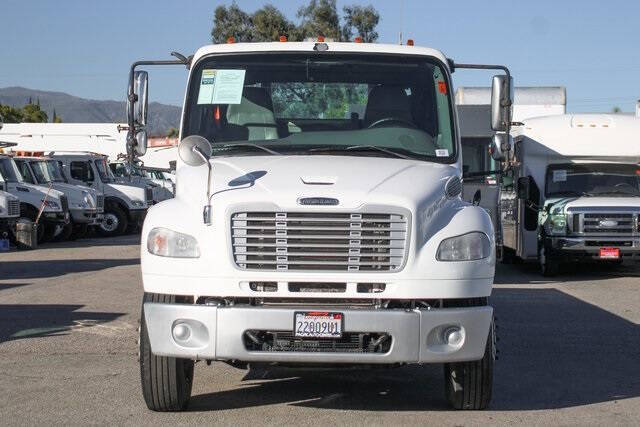 2015 Freightliner M2 106