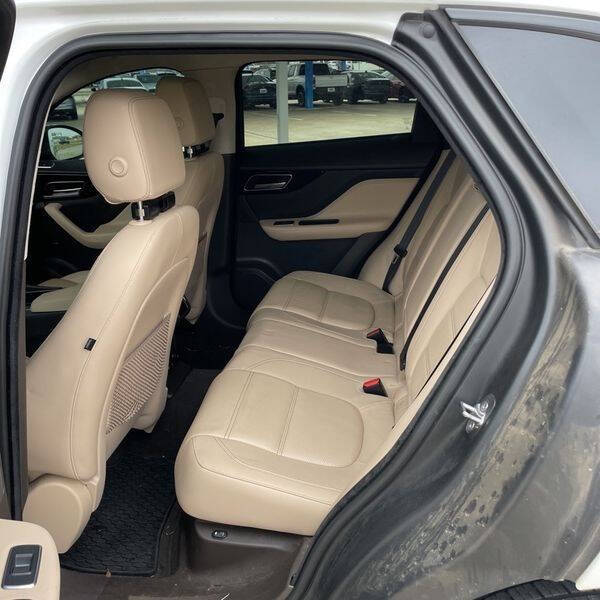 2019 Jaguar F-PACE 30t Prestige