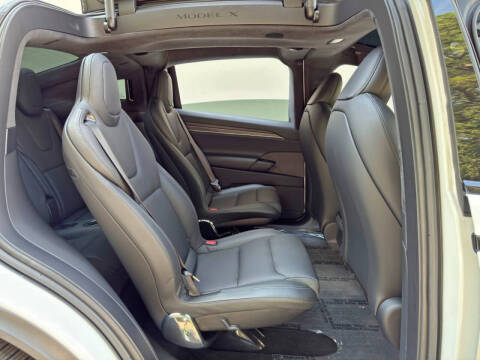 2023 Tesla Model X Standard Range