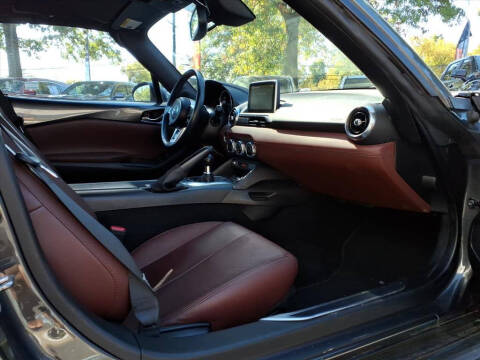 2017 Mazda MX-5 Miata RF Launch Edition SV