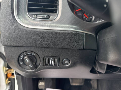 2013 Dodge Charger SXT