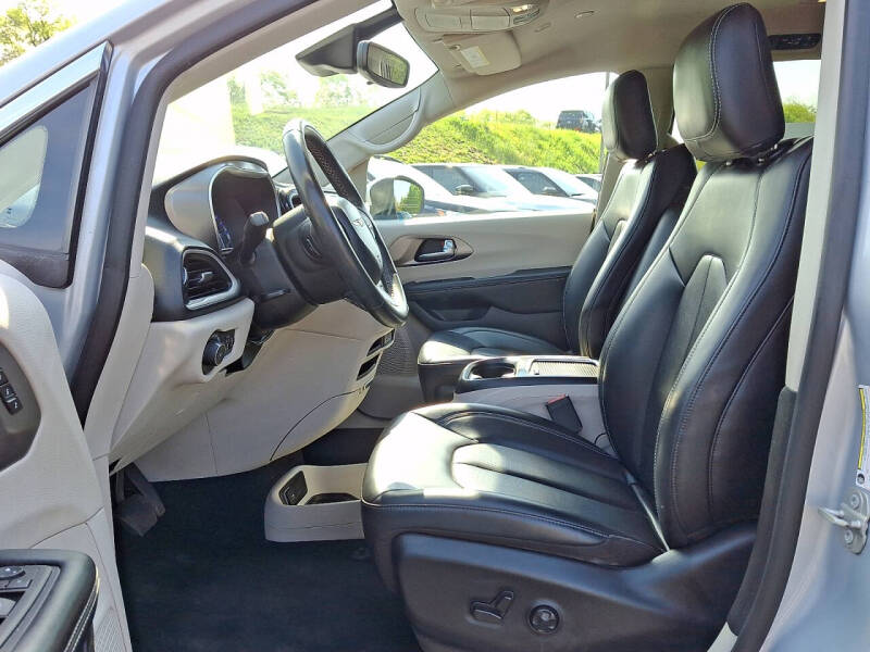 2023 Chrysler Pacifica Touring L