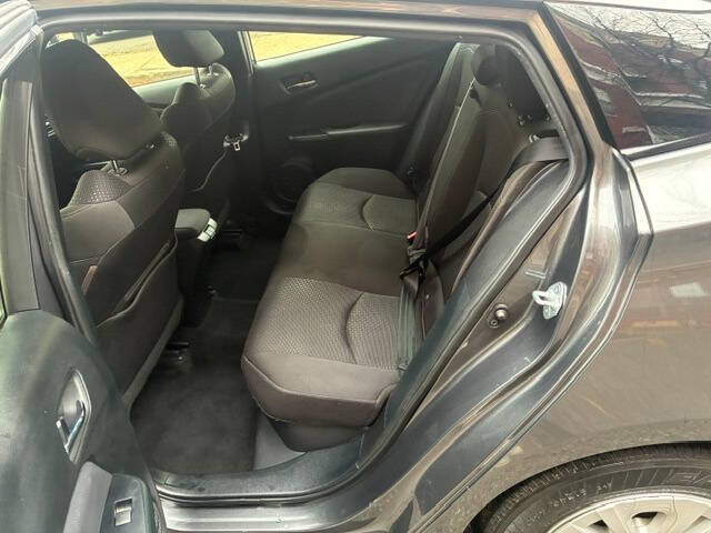 2022 Toyota Prius LE