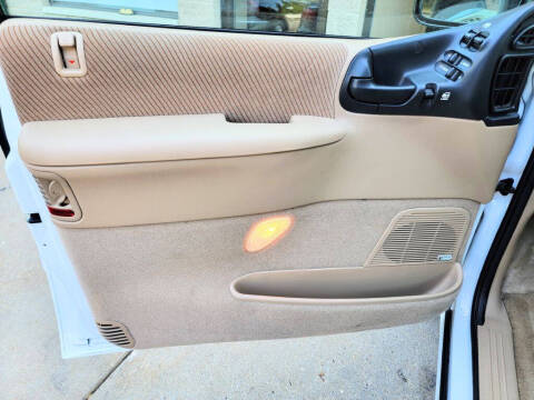 1996 Dodge Grand Caravan LE