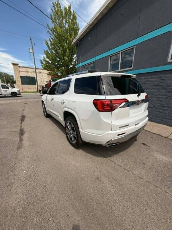 2017 GMC Acadia Denali