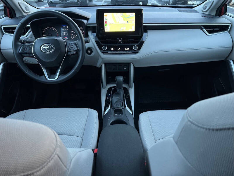 2024 Toyota Corolla Cross LE