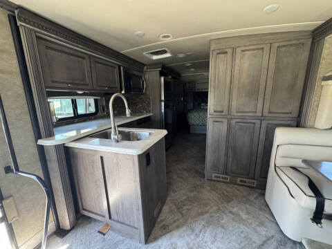 2016 Winnebago Forza