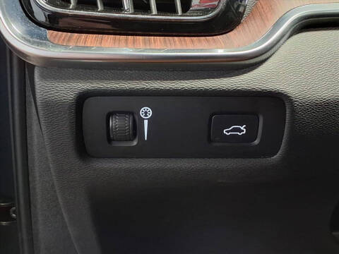 2022 Volvo S60 B5 Momentum