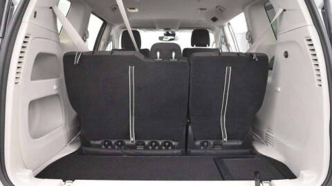 2024 Chrysler Voyager LX