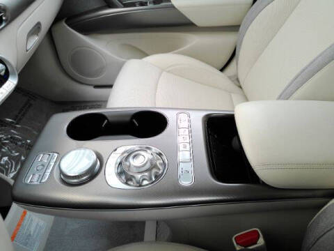 2024 Genesis GV60 Standard