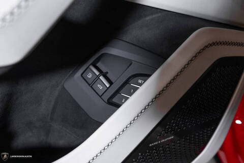 2025 Lamborghini Urus SE