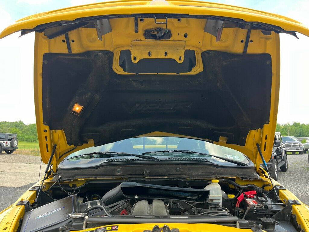 2005 Dodge Ram 1500 SRT-10 55