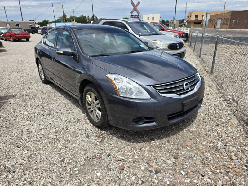 2010 Nissan Altima for sale at RAILWAY AUTO SALES in Scottsbluff NE