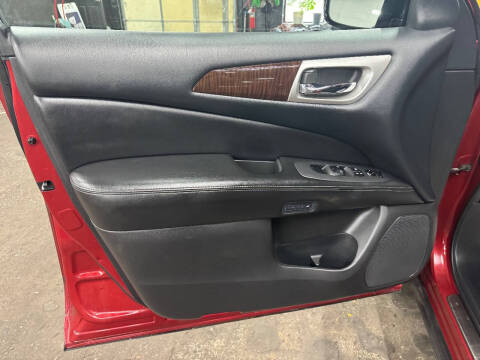 2013 Nissan Pathfinder Platinum