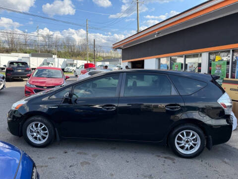 2012 Toyota Prius v Five