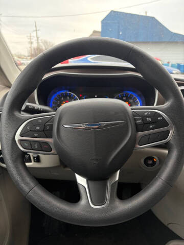 2017 Chrysler Pacifica LX