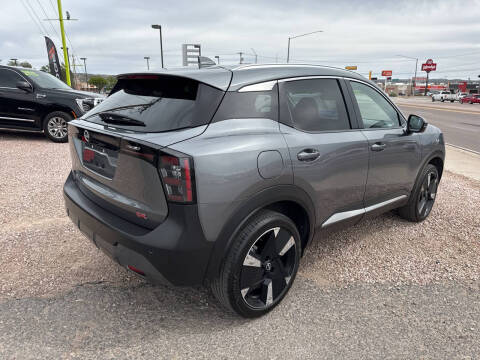 2025 Nissan Kicks SR