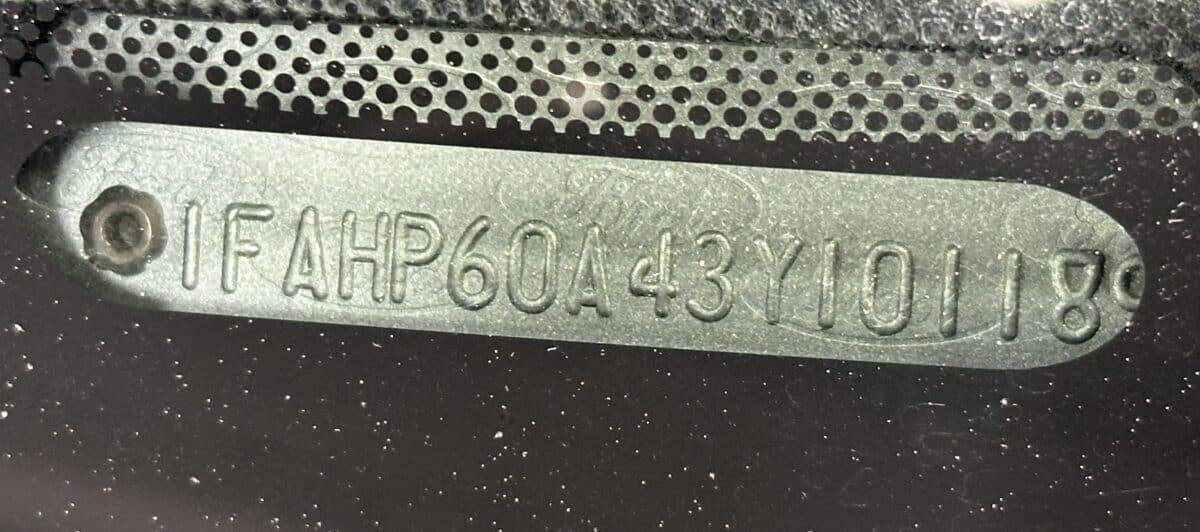 2003 Ford Thunderbird 29
