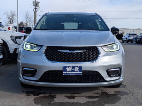 2024 Chrysler Pacifica Touring L