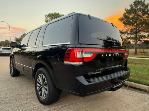 2017 Lincoln Navigator Select