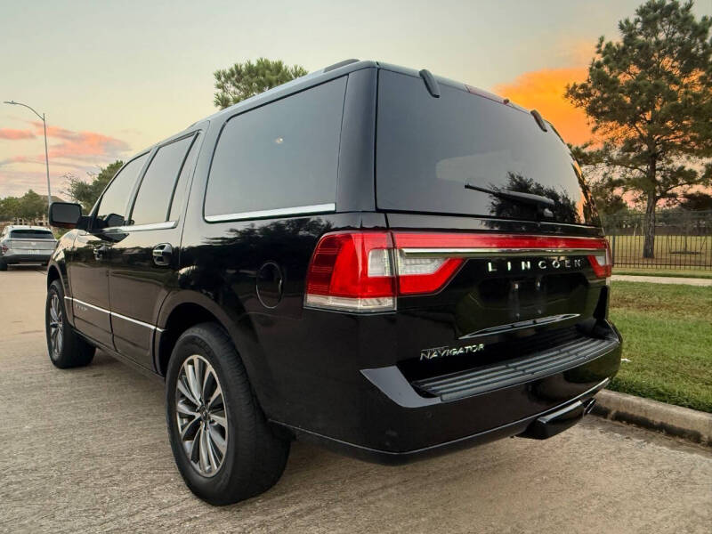 2017 Lincoln Navigator Select