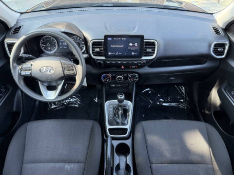 2022 Hyundai Venue SE