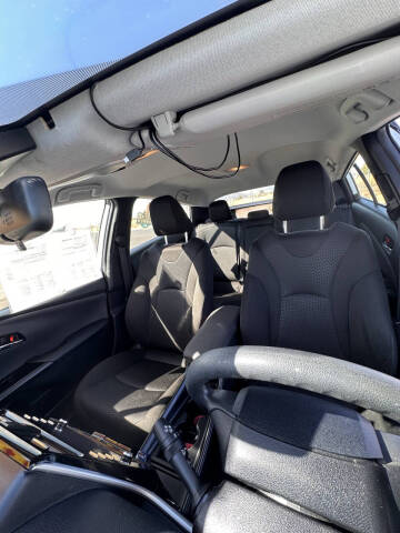 2022 Toyota Prius LE