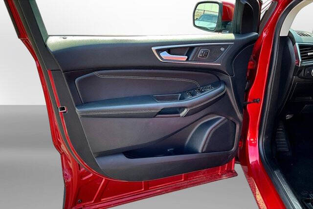 2021 Ford Edge Titanium