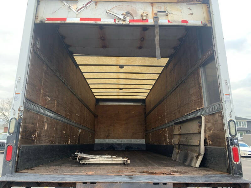 2012 Freightliner M2 106